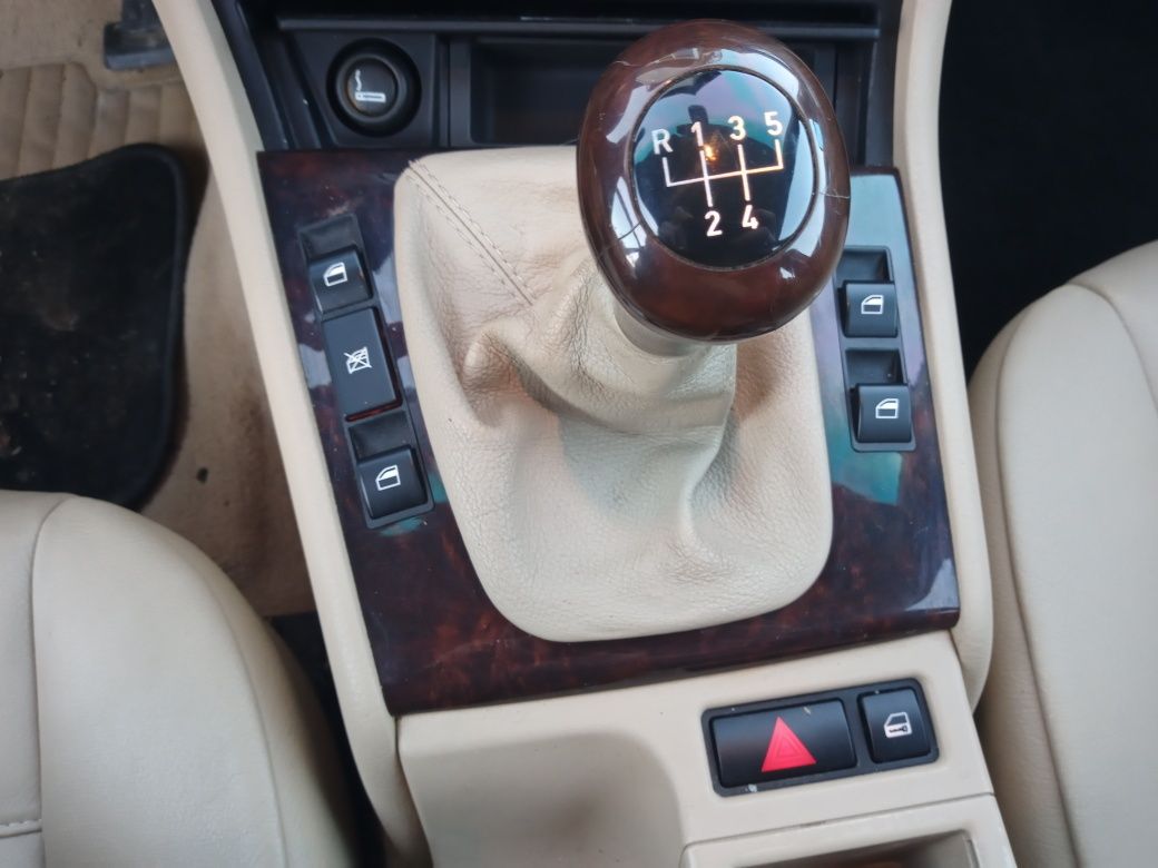 Бмв бутон за аварийни светлини авариини копче bmw е90 е91 е92 е93 ф30*