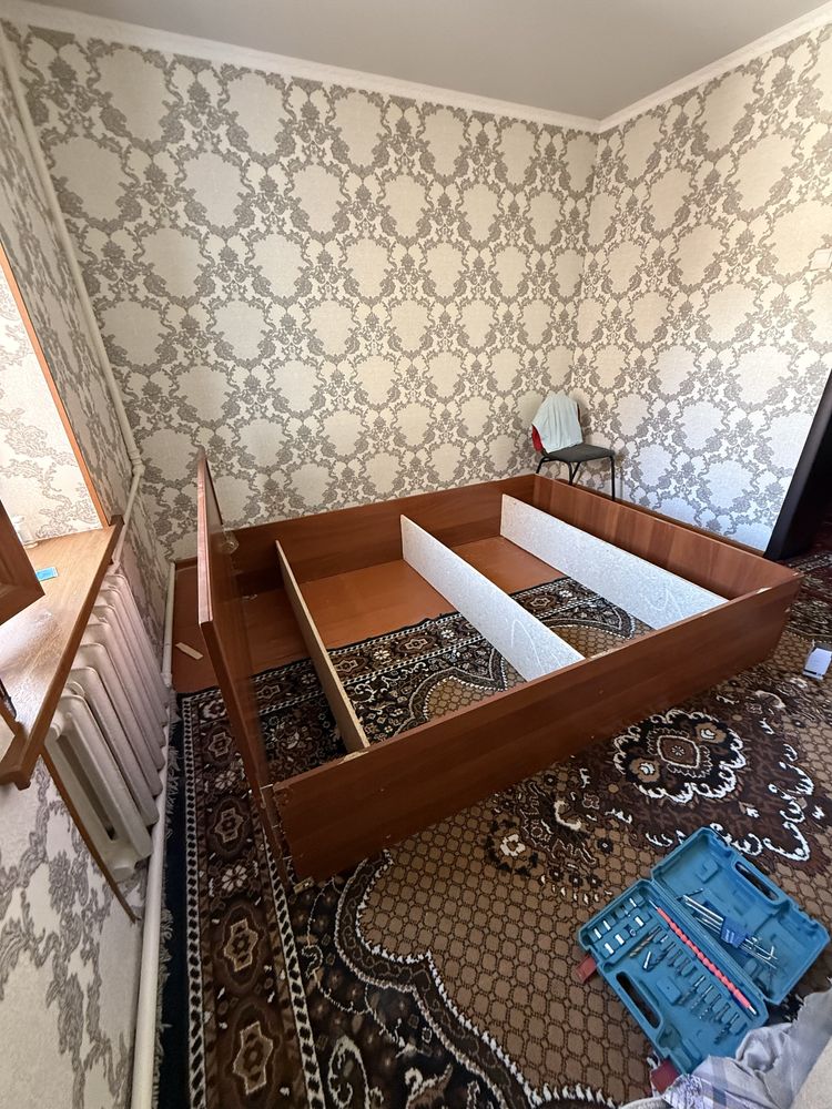 Спальная кровать