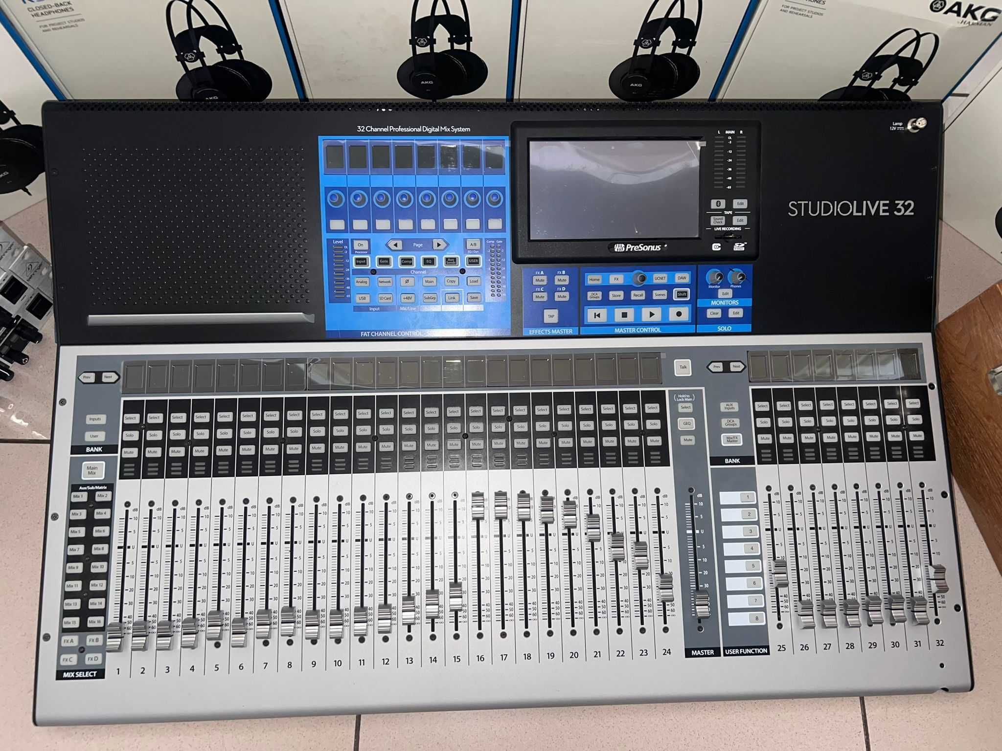 mixer presonus studiolive 32 . microfoane profesionale