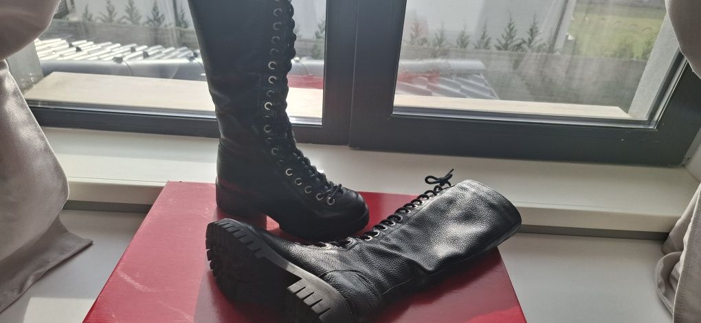 Vând cizme piele,marime 36