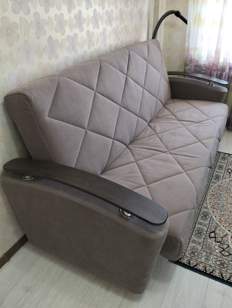 Продается новый диван