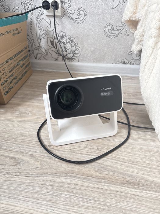 Проектор на стену Tommili Lumix HD