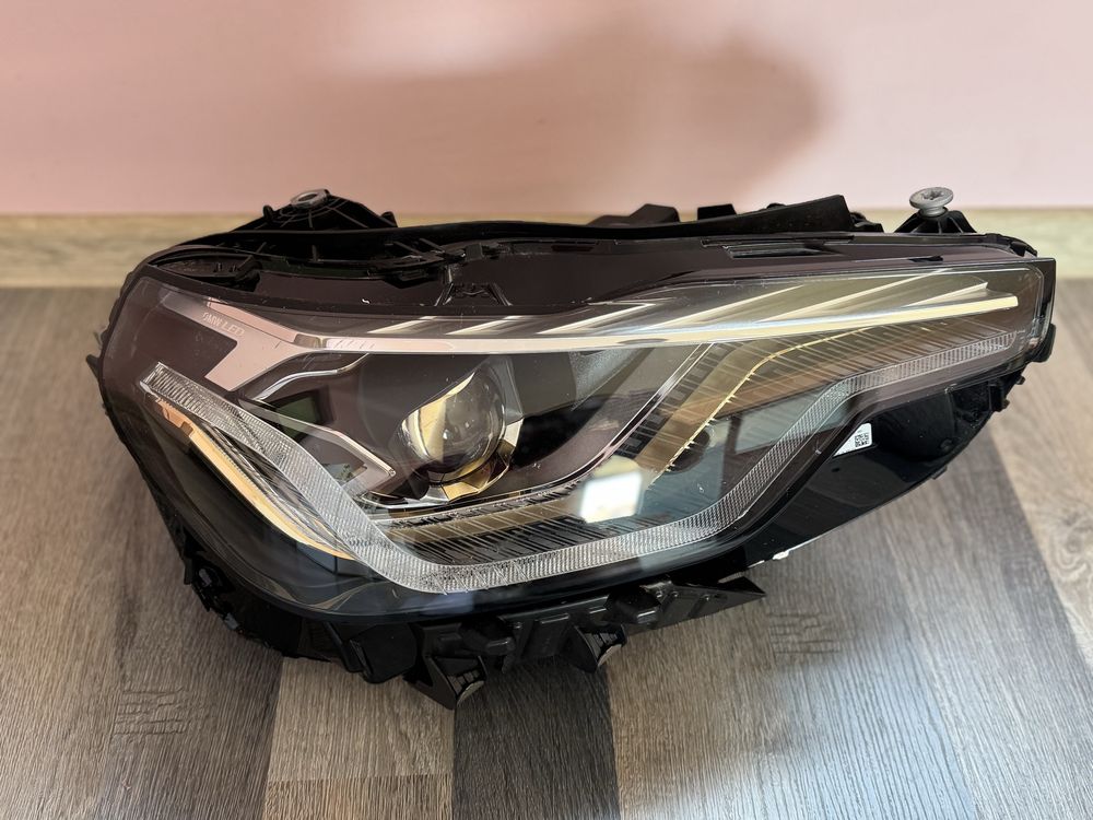 Десен Фар BMW 2 Series G42 LED/2023 Перфектен
