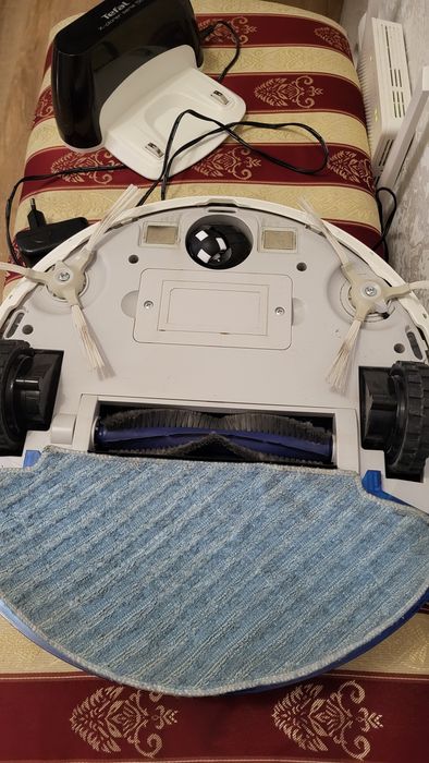 Робот пылесос продам