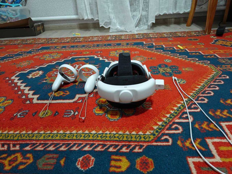 Очки виртуальной реальности Meta Quest 2 + доп аккумулятор б/у