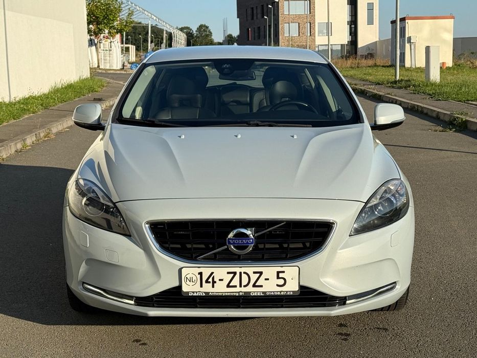 Volvo V 40 Ed Summum1.6 euro5 2013 xenon