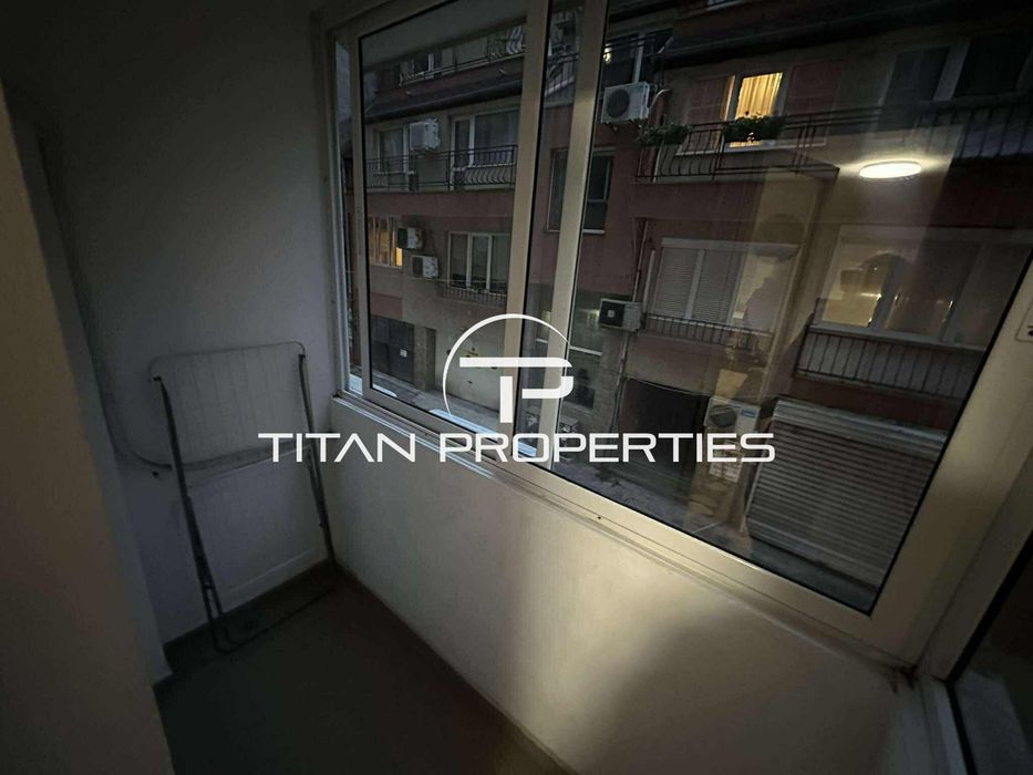 Тристаен апартамент, под наем, кв. Колхозен пазар