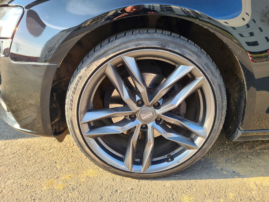 Audi A4 S-Line, Bang&Olufsen, Plafon negru