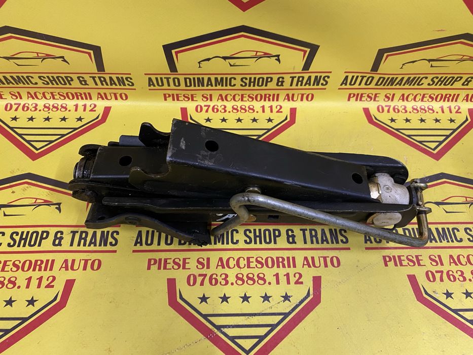 Cric auto original Volvo C70 S70 An 1997-2002 cod produs oem 8623665