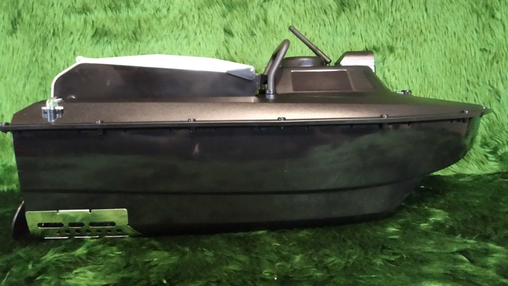 Лодка за захранка с GPS ; сонар ; автопилот ; 7,4V ; 16+1 поз.