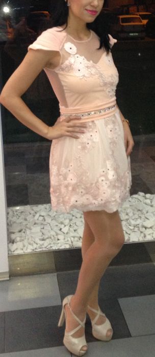 Rochie scurta roz deschis dantela