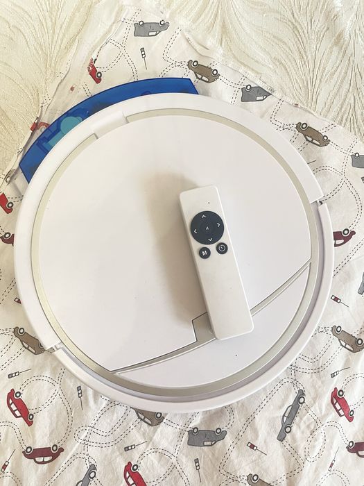 Робот пыслесос в хорошем состоянии