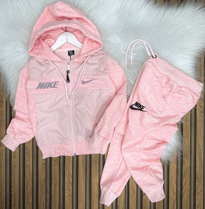 Комплекти за момичета