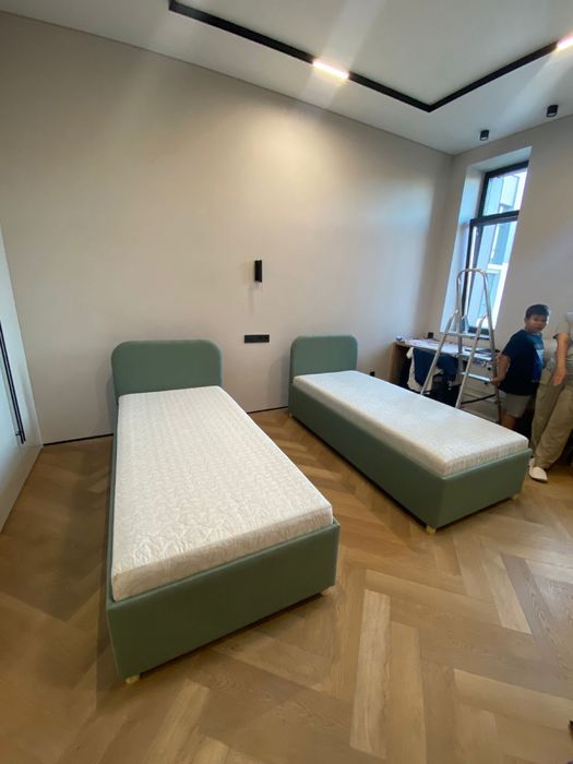 Односпальная кровать ИоИо мягким изголовьем велюр , цвет на выбор