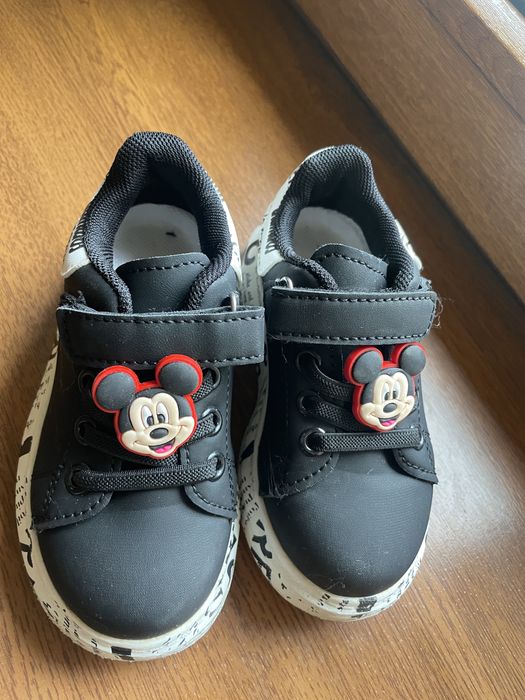 Adidasi Micky 24