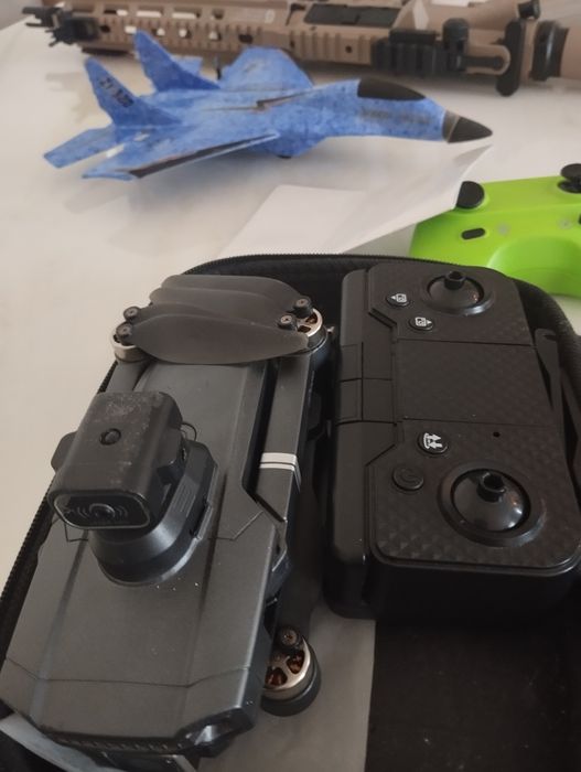 Дрон квадрокоптер