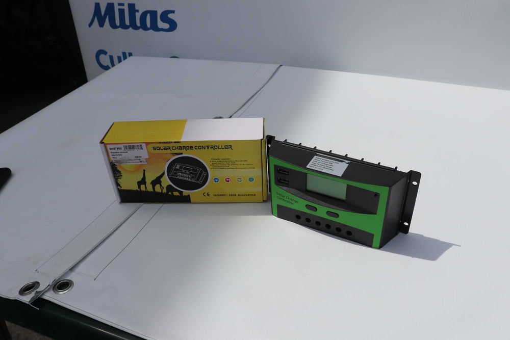 Regulator 30A tensiune pentru panou solar sau gard electric