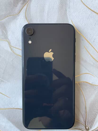 Iphone xr srochna sotiladi