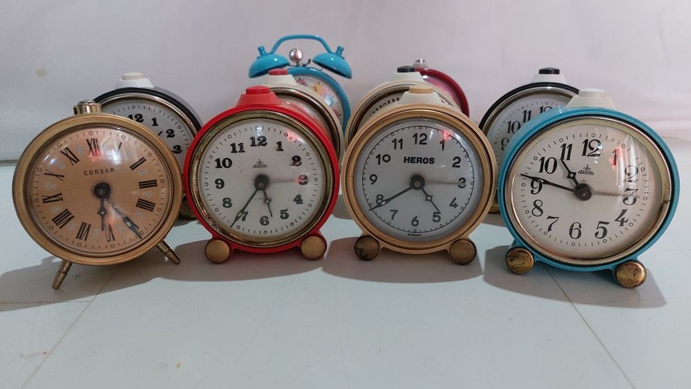 ceas de masă Aradora