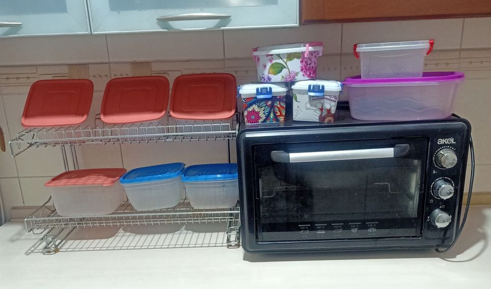 Продам печь , сушилка и контейнеры