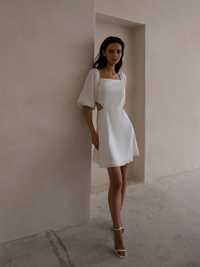 белое платье Lichi со стразами