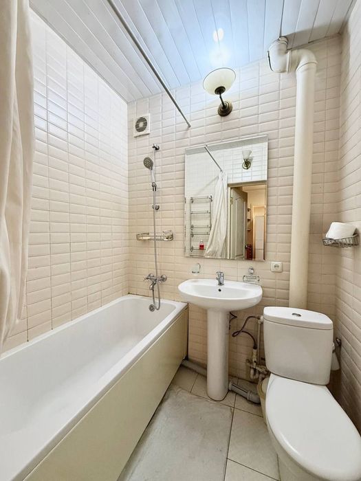 Срочно! Квартира на Ц1-Бибигон 1*2/4/4 общ пл 42м  с обстановкой