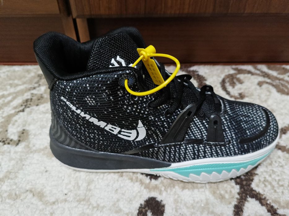 Спортивная обувь