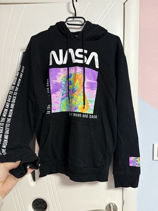 Дамски суичър в черен цвят