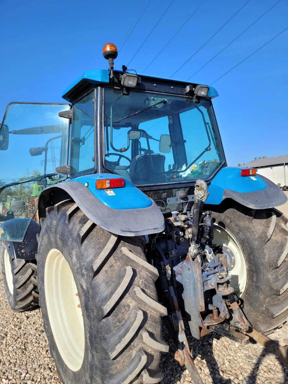 Tractor New Holland TM 135, an 2005, AC, 4x4, stare perfecta. IMPORT