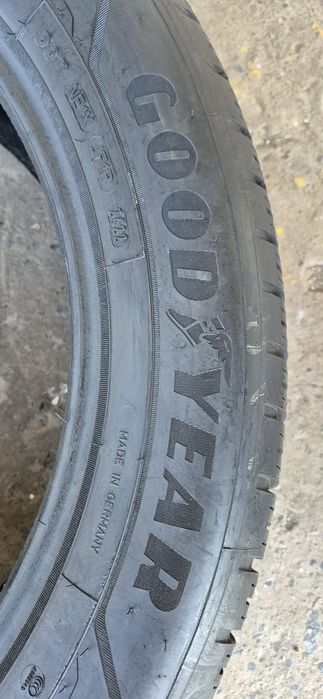 2 anvelope iarna Goodyear 255/50/21,dot 2022.Pretul este pe bucata.