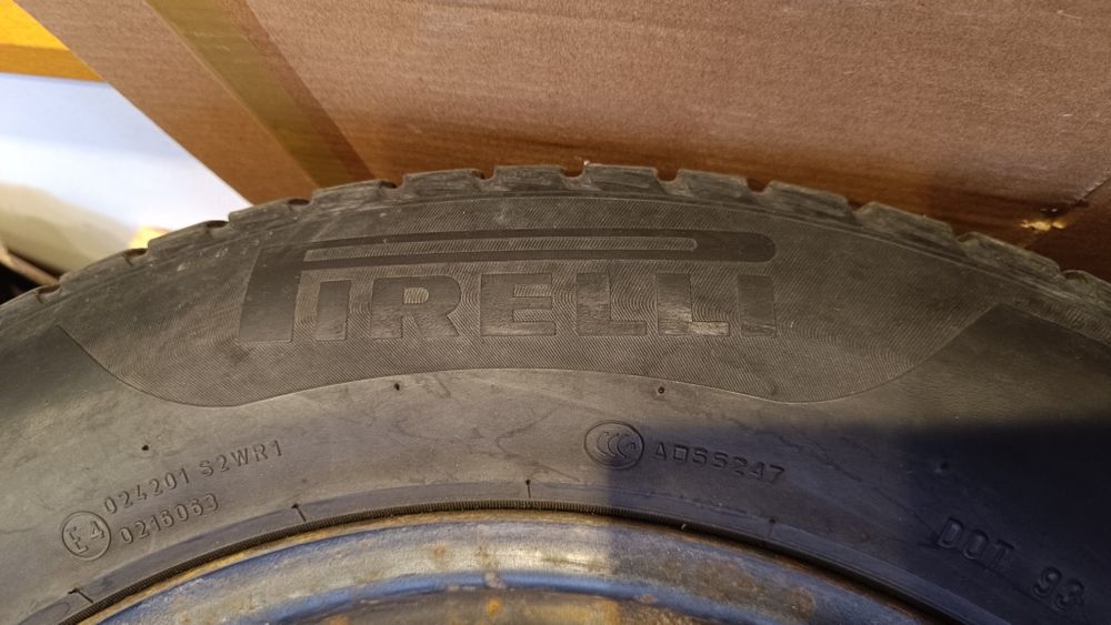 Roți de iarnă pe 16, 215 60 16