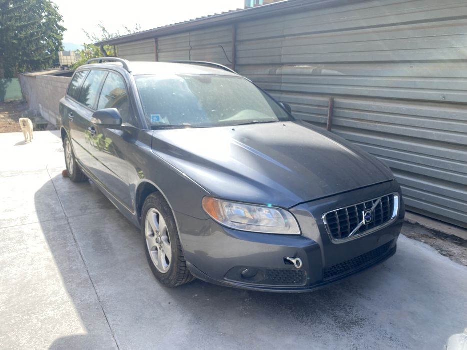 Volvo V70 D5 2008 година