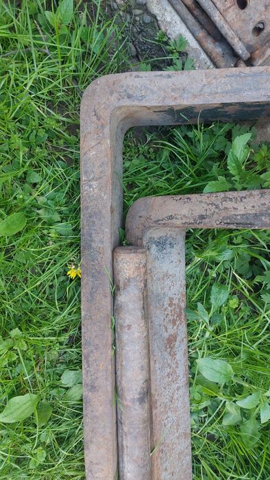 Vând furcii buldoexcavator