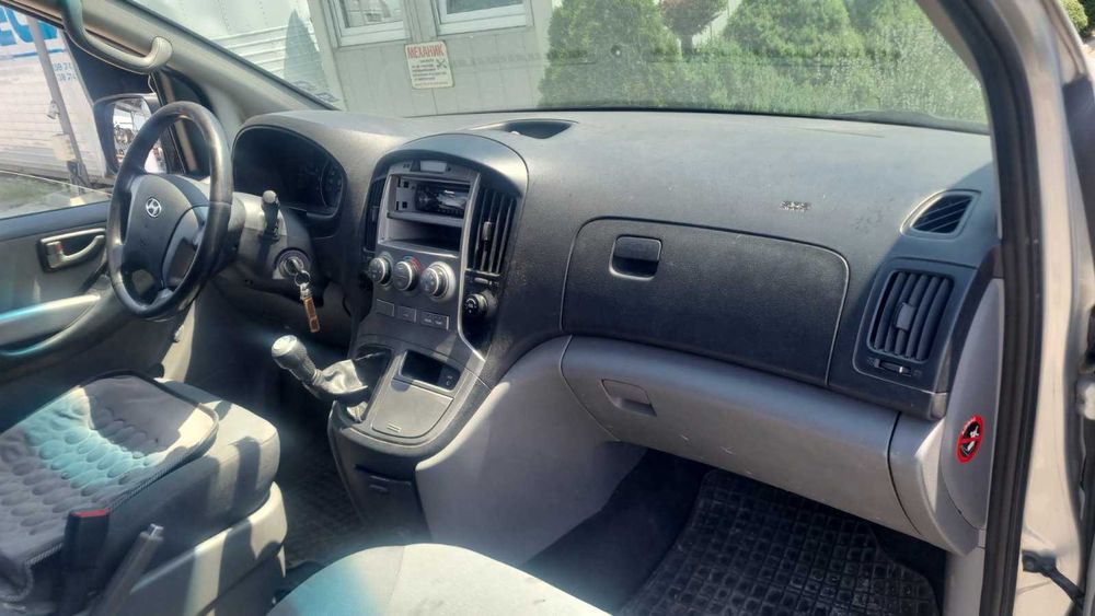 Hyundai H-1 2.5CRDI