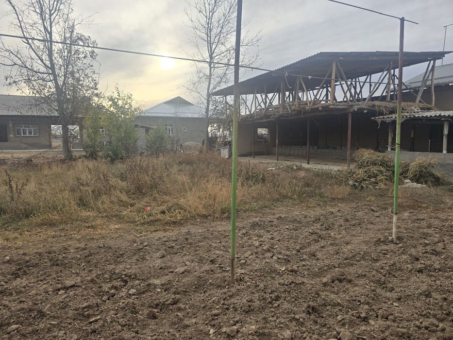 Срочно продаётся земельный участок.  Можно три сотки, можно четыре,