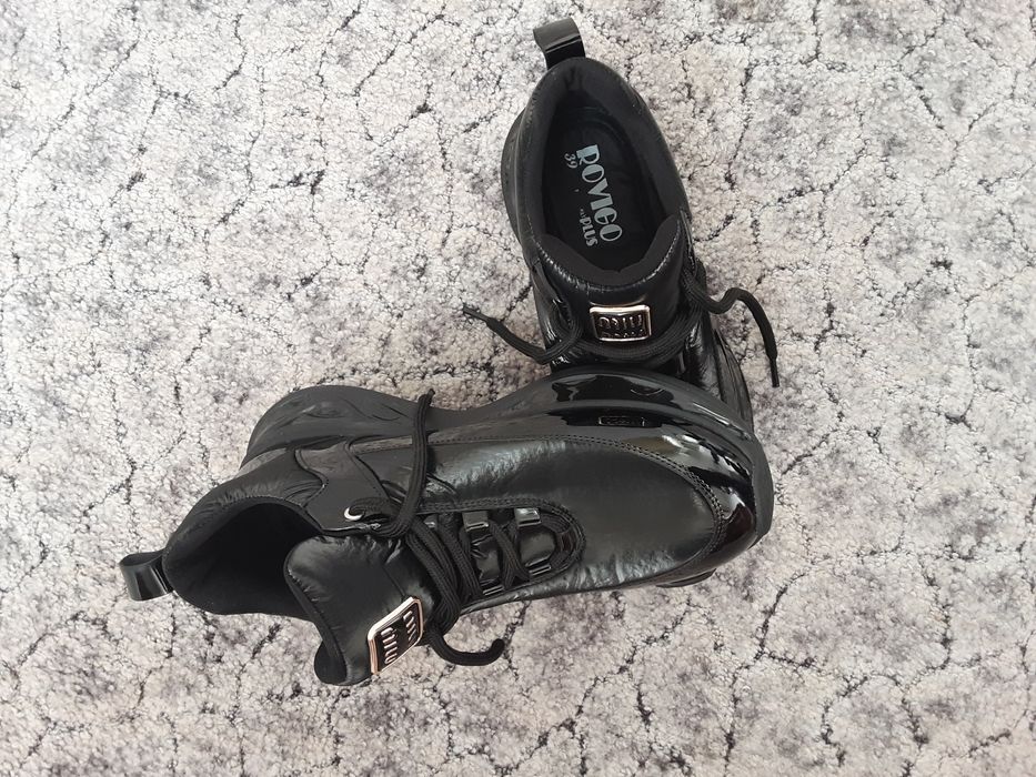 Дамски спортни обувки Miu Miu, чисто нови