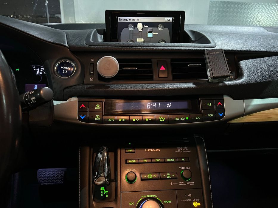 Vand Lexus ct 200h.