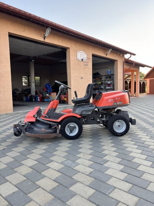 Tractoras gazon husqvarna