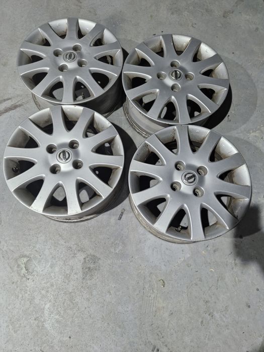 Jante Nissan Almera. R 16