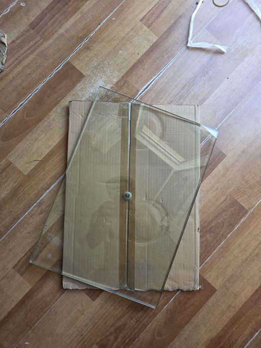 Vând baza de sticla