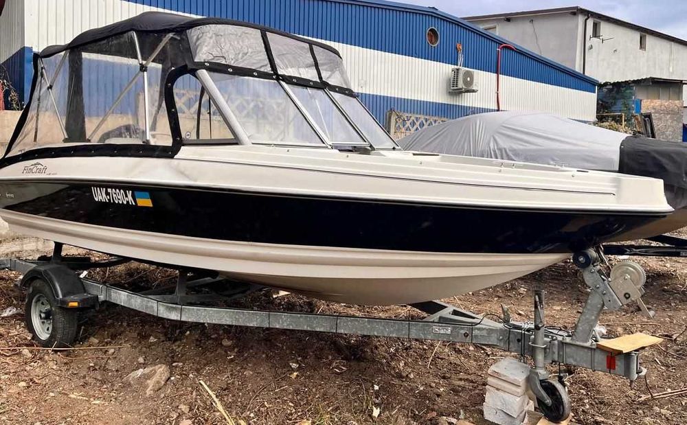 Barcă LARSON FINCRAFT 1850 DC cu motor Mercury de 115 CP