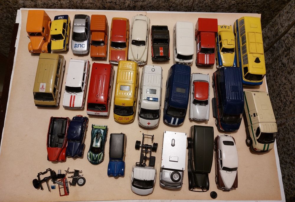 Машинки железные (цена за все). Модельки