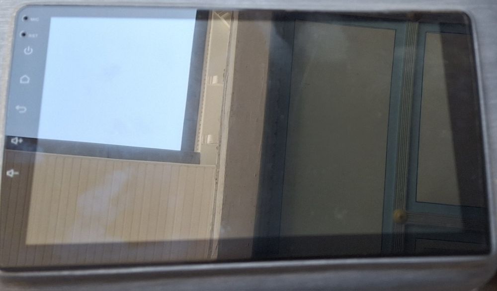 Продам Teyes CC3 4/64 GB размер 9 дуйм состояние идеалное