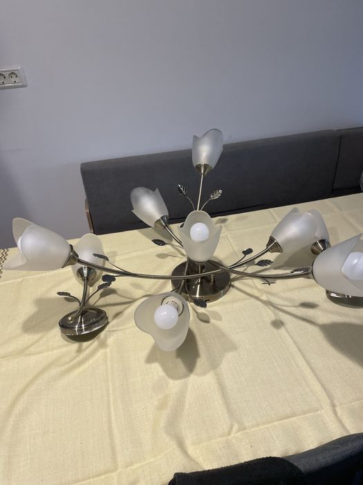 Lustra cu 7 becuri cu 2 aplice