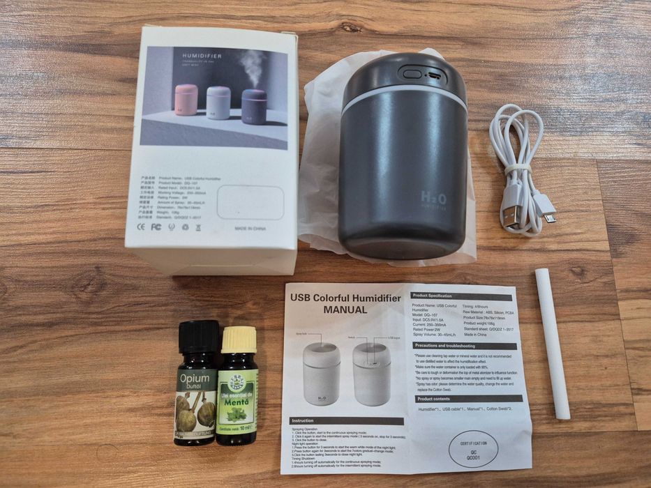 Umidificator de aer cu difuzor aromaterapie pt casa, birou si masina