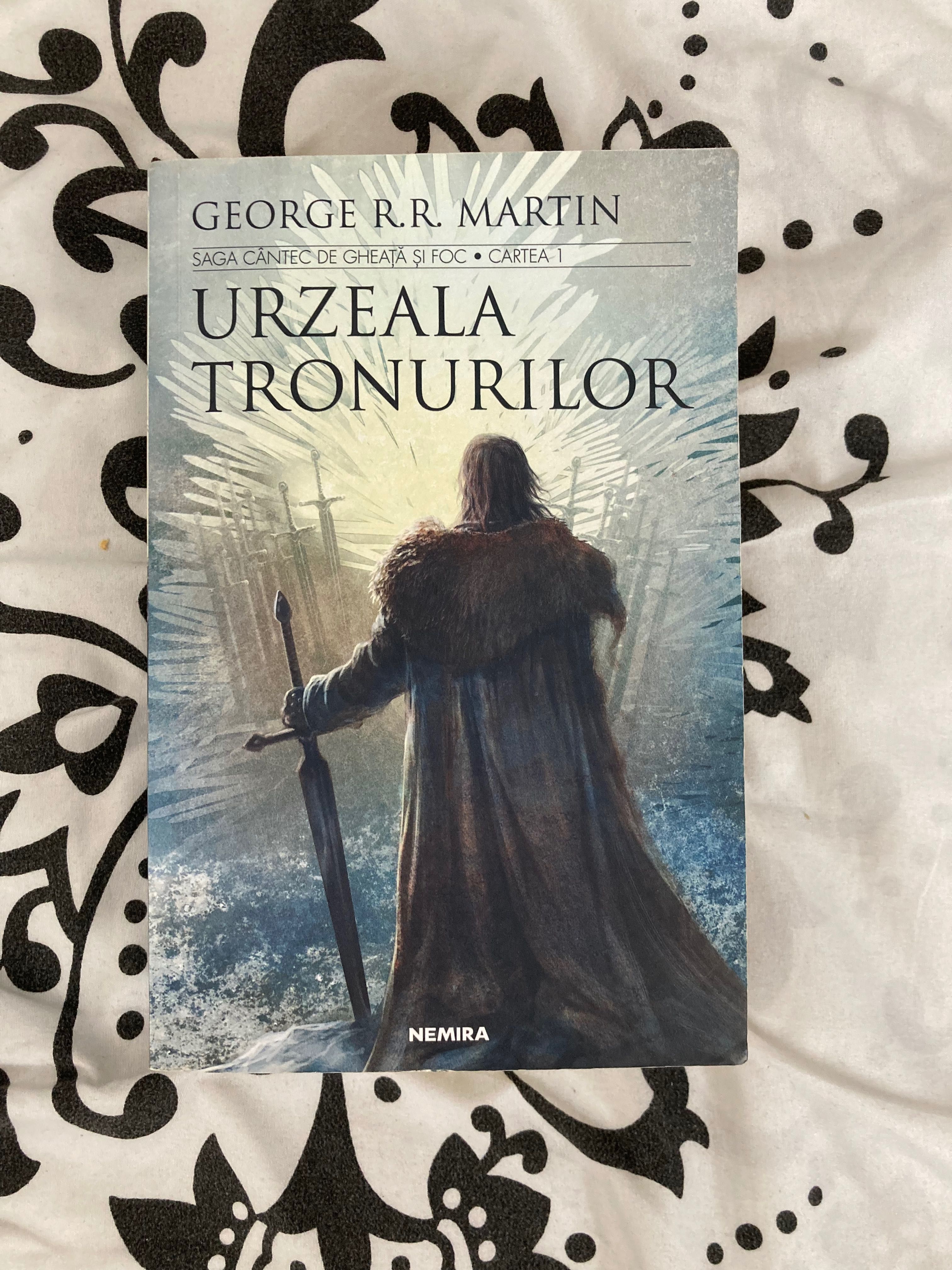 Carte George R.R. Martin - Urzeala Tronurilor