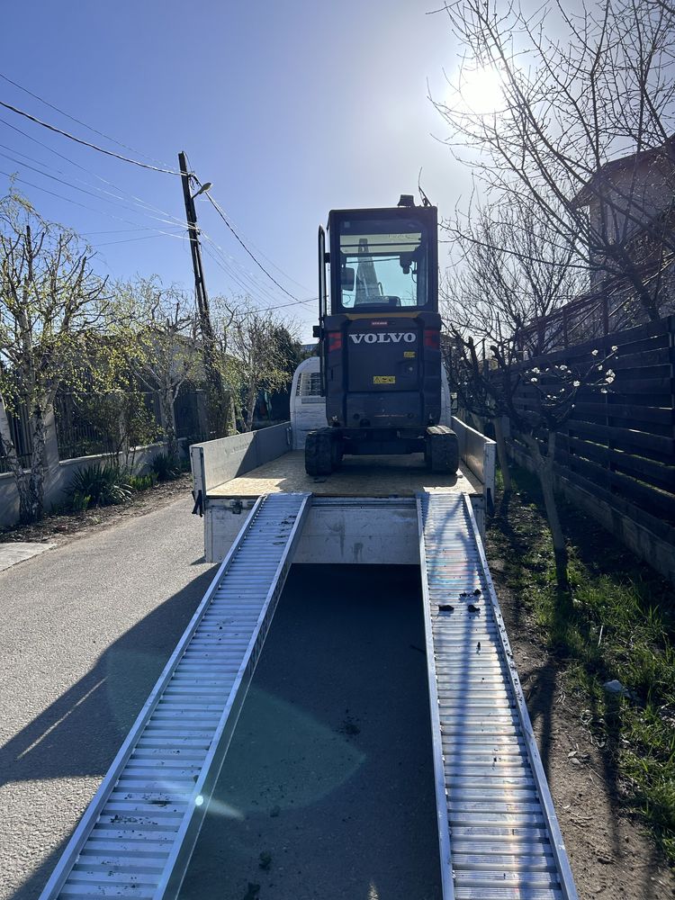 Mini - excavator de inchiriat