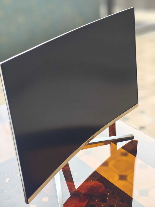 Avtech Pro 3000 27" IPS LED Curved