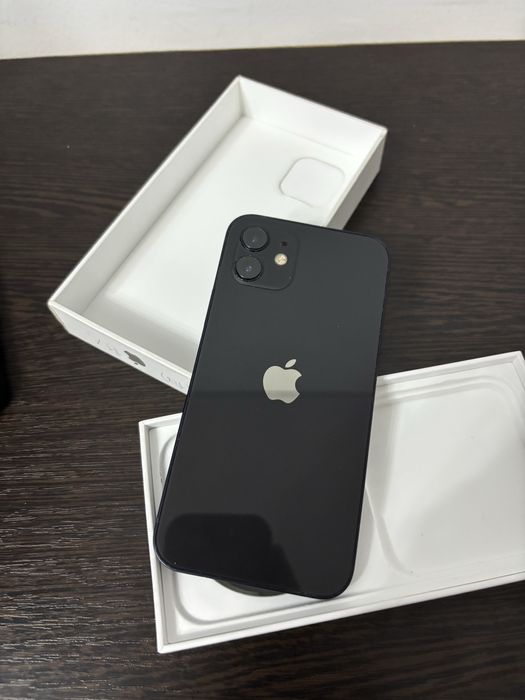 iPhone 12 В хорошем состоянии
