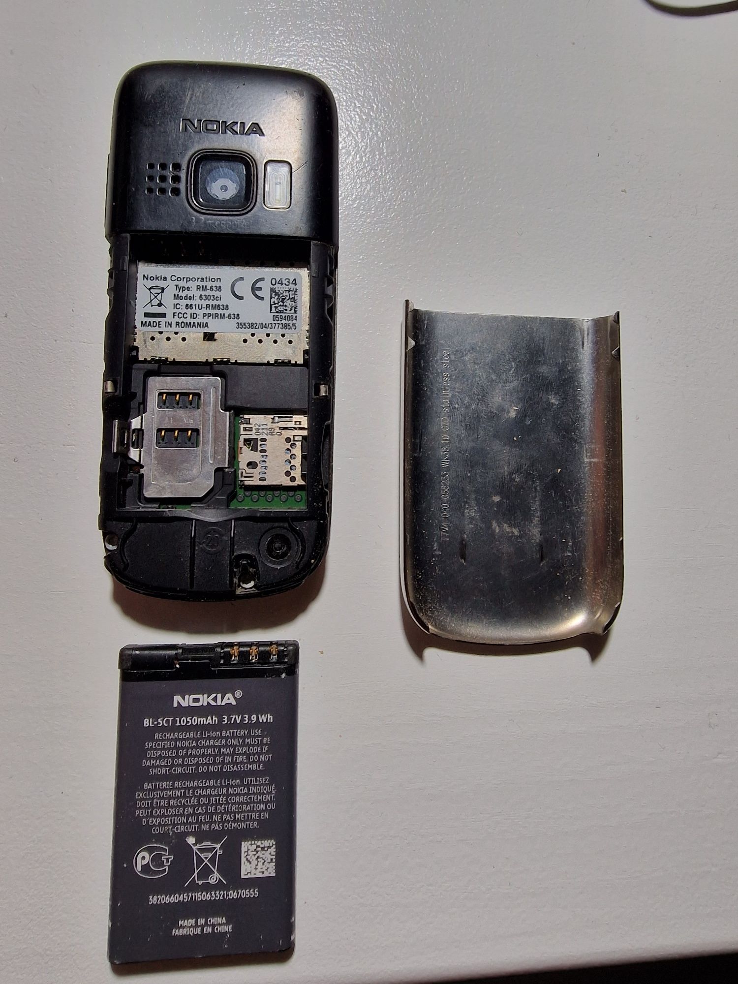 3 telefoane cu butoane Nokia